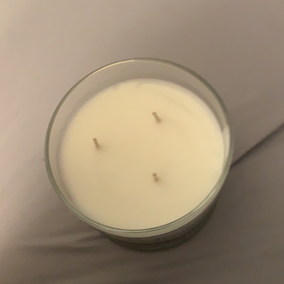 Fresh Fall Morning 3 wick Candle - Picture 2 of 3